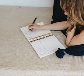 How Writing Helps You Manage Anxiety and Stress
