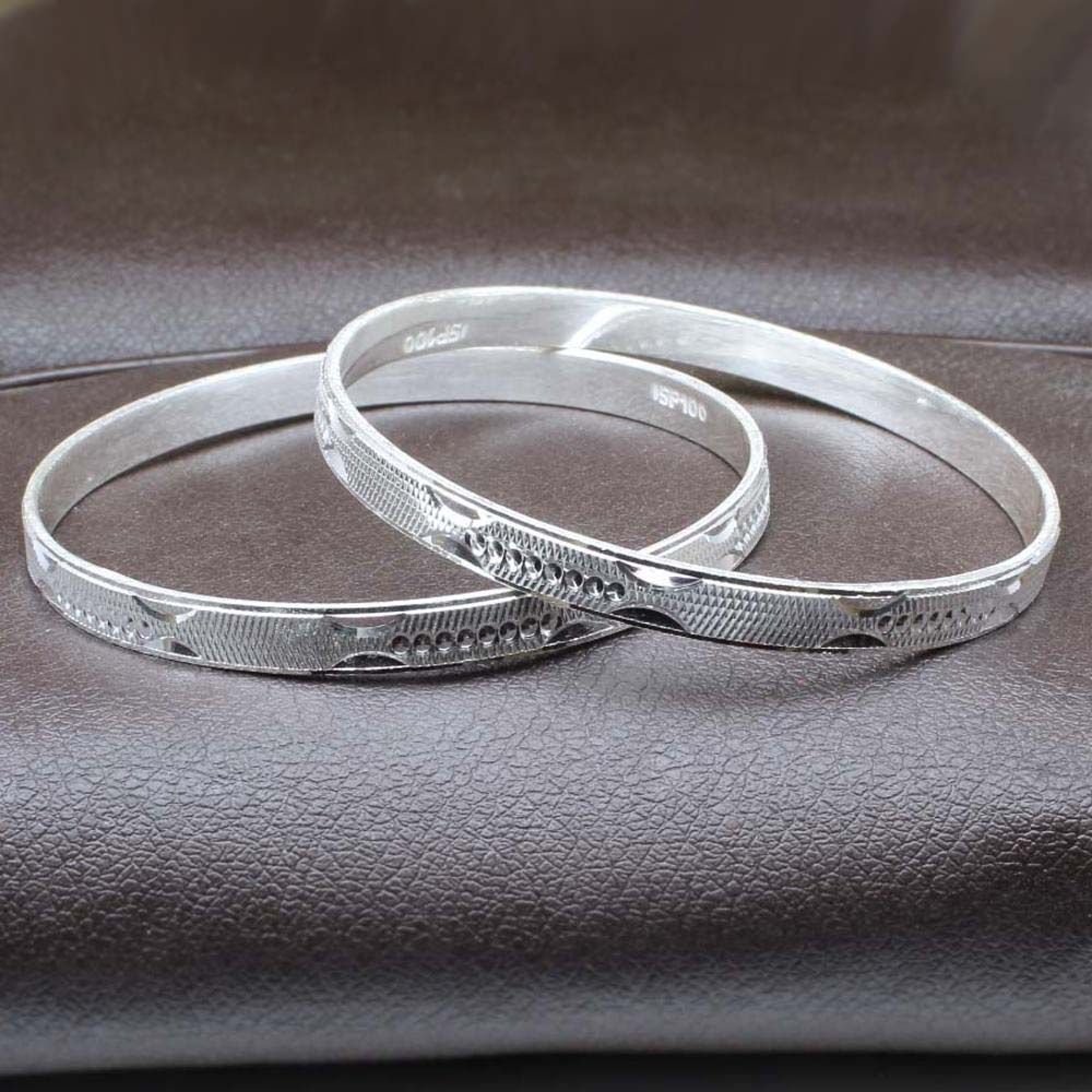 Why Silver Kada Bracelets Are Trending Among Women